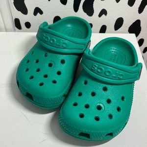 Kids Crocs size 6